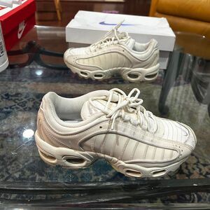 Nike Women's White and Cream Trainers